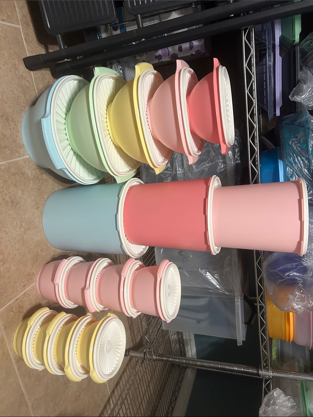 Tupperware Servalier 32-Pc. Set (Vintage Colorway)